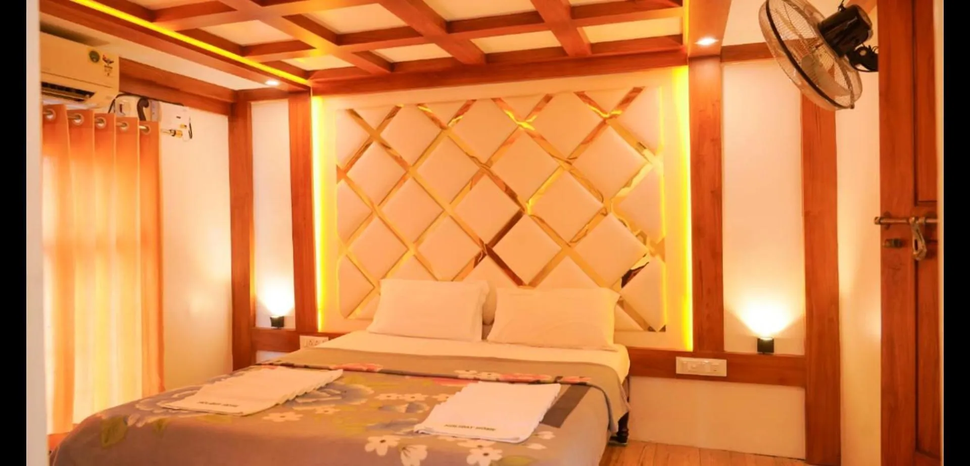 Victoria Houseboats Otel Alappuzha