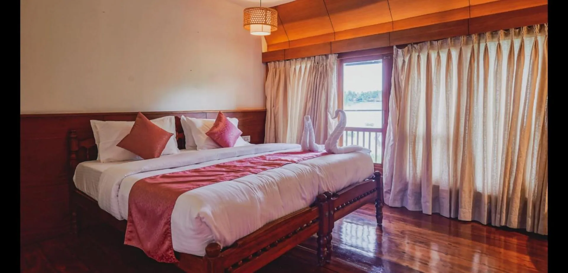 Victoria Houseboats Otel Alappuzha