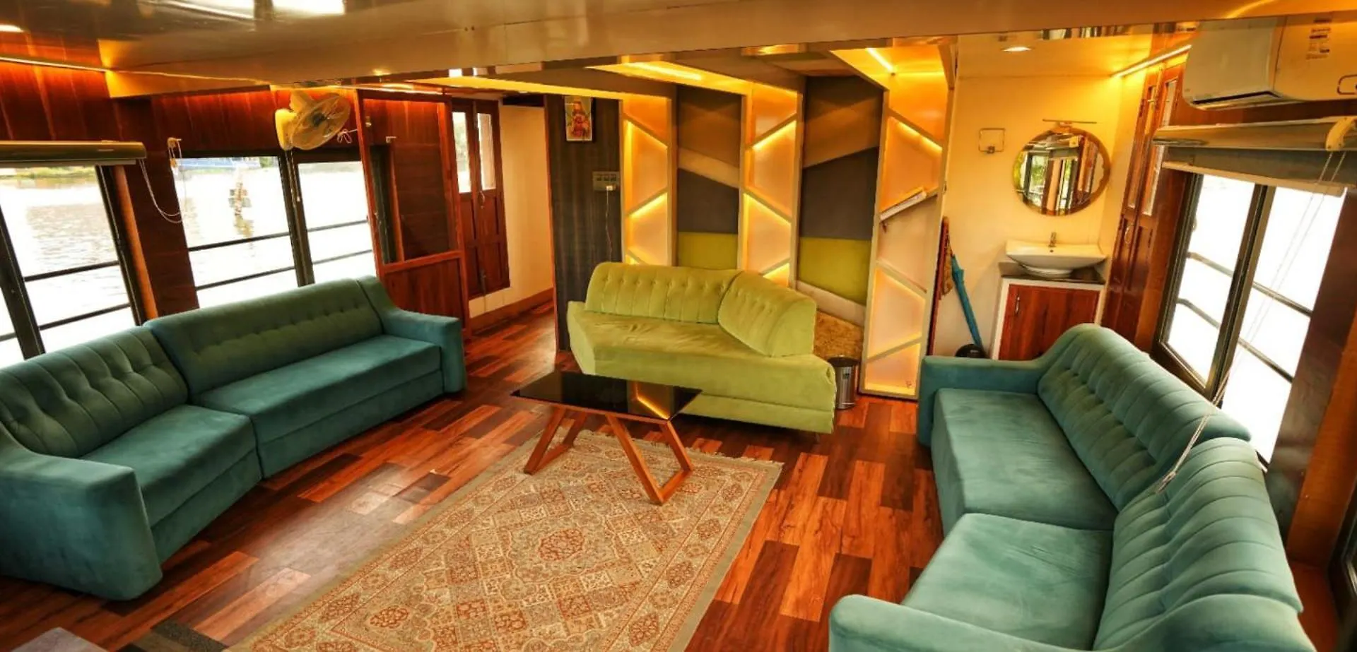 Victoria Houseboats Otel Alappuzha